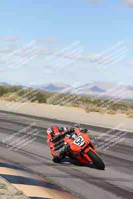 media/Nov-16-2025-Race Pace (Sun) [[8c5fa54630]]/Verified Riders/4-Turn 3 Inside (1050am)/